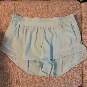 lululemon Hotty Hot 2.5” shorts